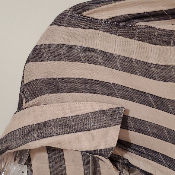 Socialite Gray black and tan stripes long sleeve top Med. - Picture 4 of 5